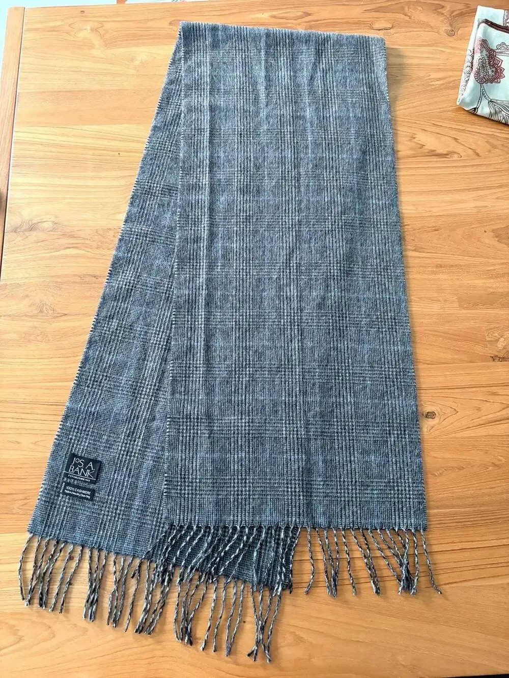 Jos. A. Bank Men's Grey Glen Plaid 100% Cashmere Rectangle Scarf